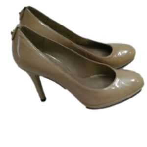 Vintage Nude Stuart Weitzman Pumps Size 6.5